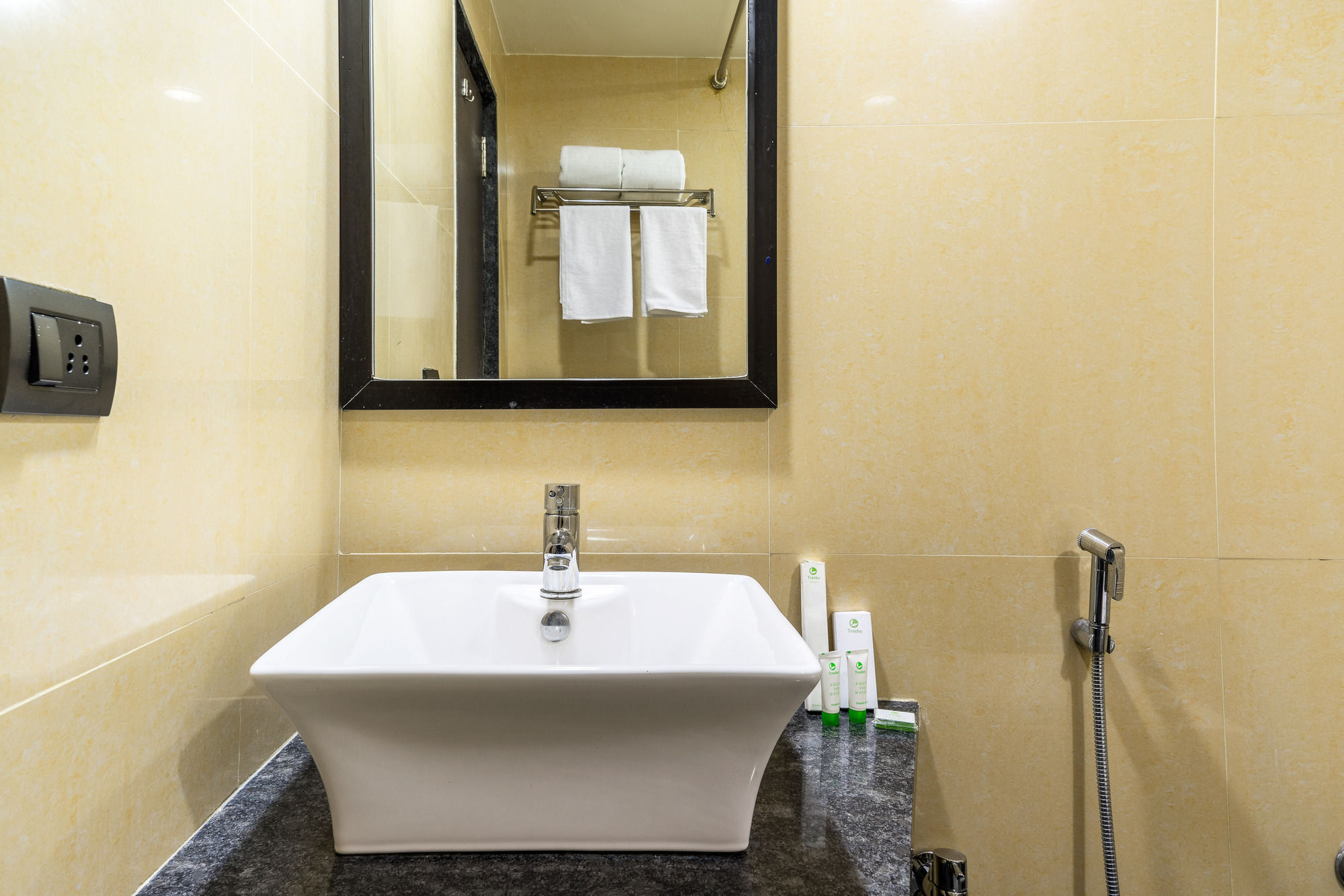 Treebo Trend Royal Kourt Aurangabad Hotel Kültér fotó